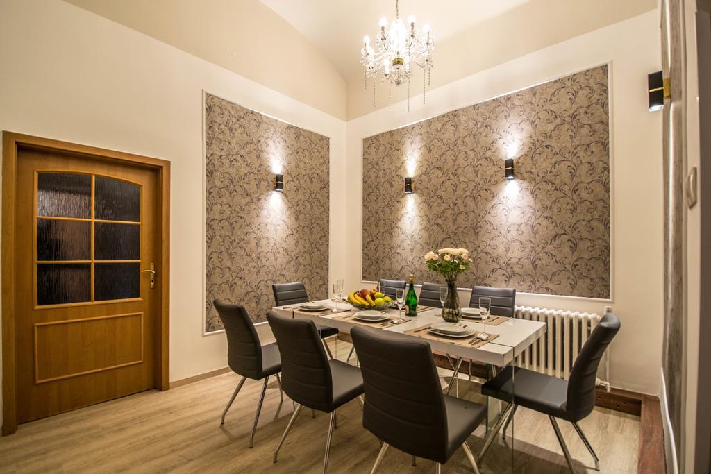 4Bdr Historical Spirit Apt By Ruterra Prague Extérieur photo