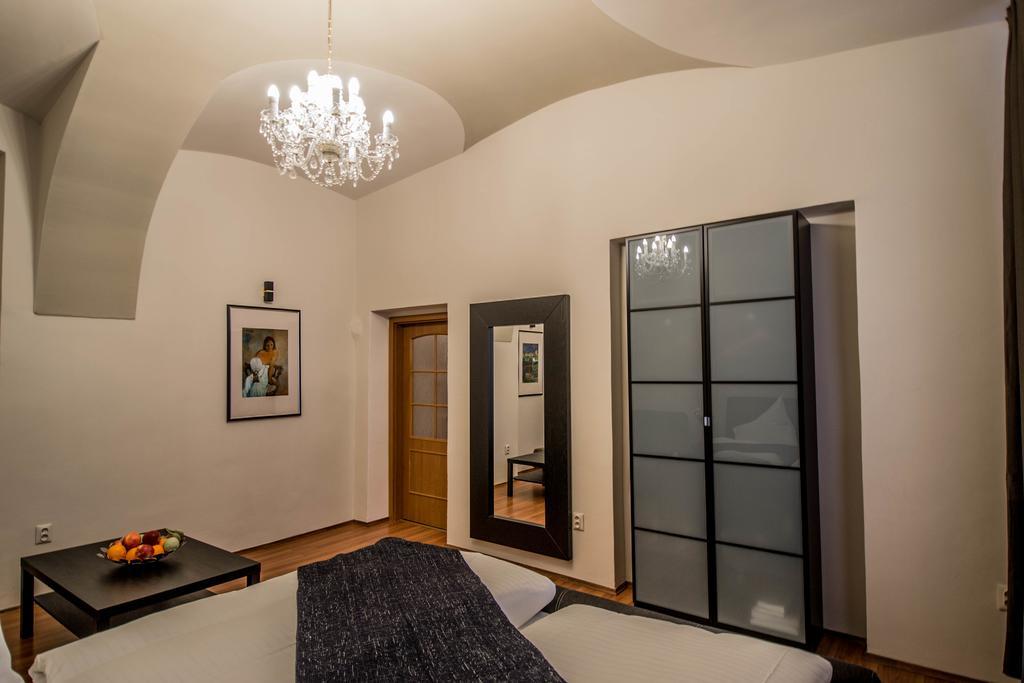 4Bdr Historical Spirit Apt By Ruterra Prague Extérieur photo