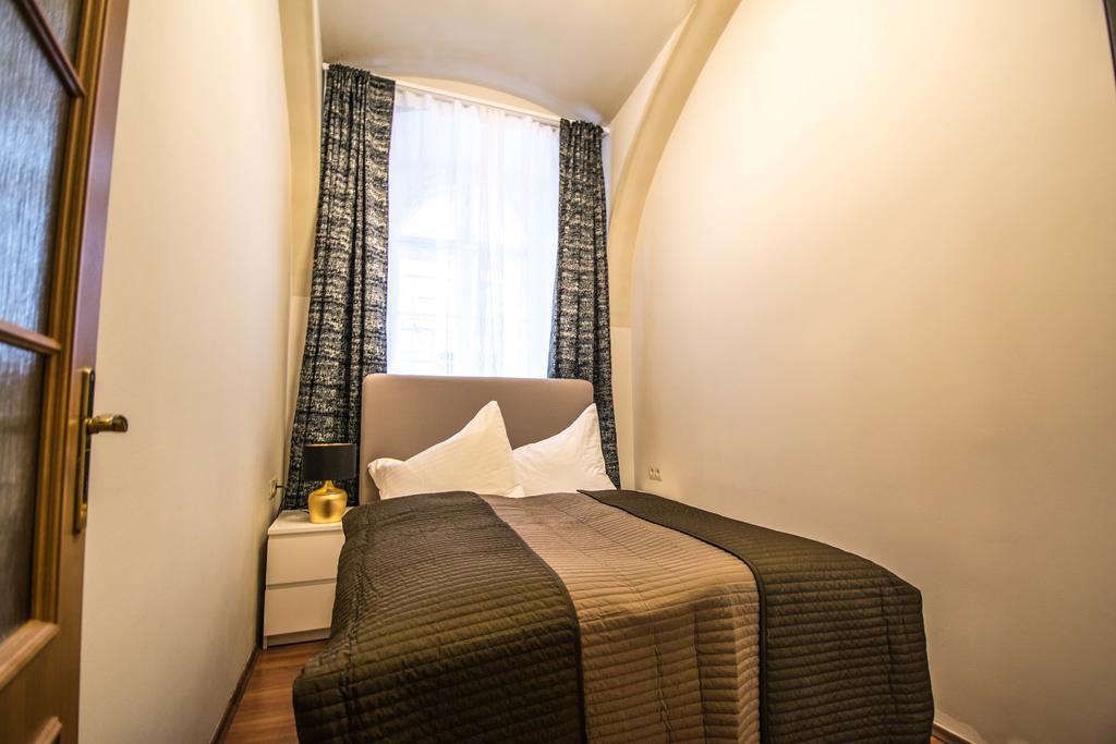 4Bdr Historical Spirit Apt By Ruterra Prague Extérieur photo